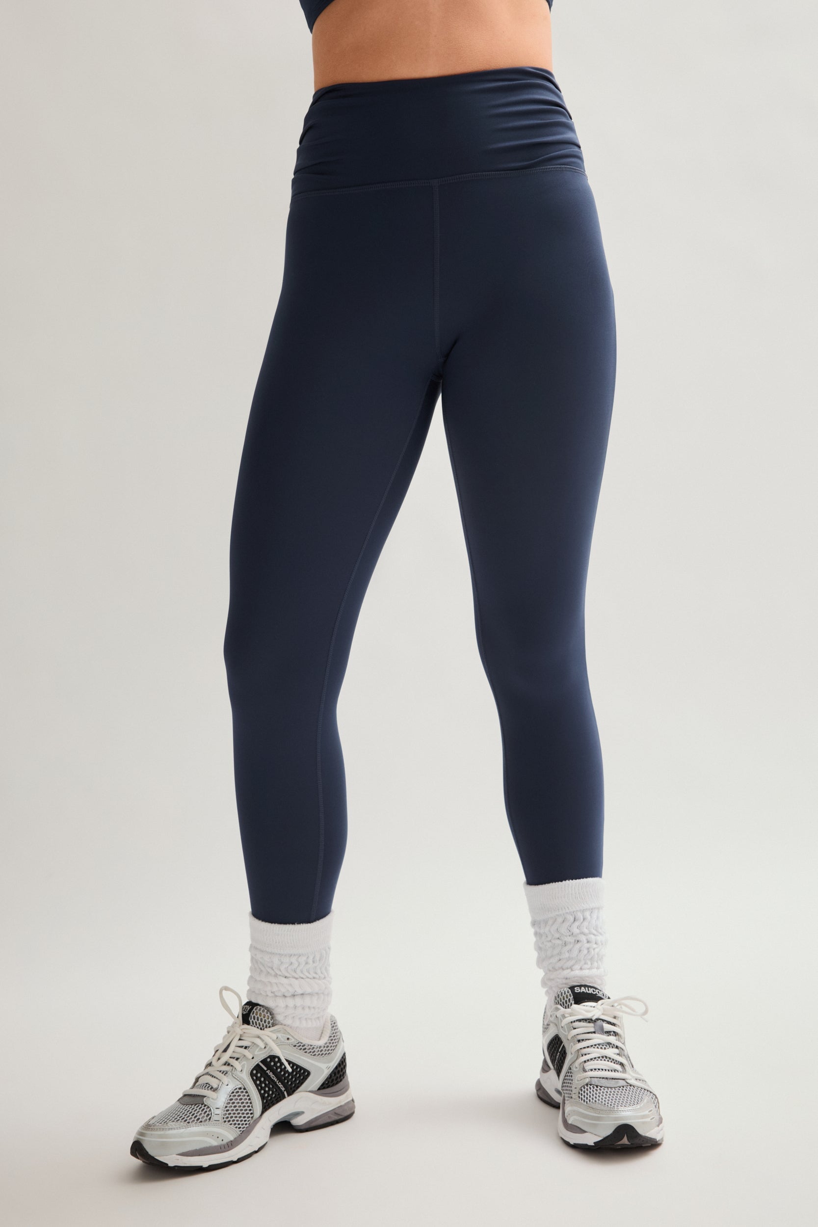 Skyline Compressive Pleated Waistband Legging